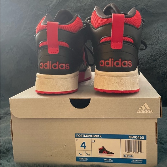 Adidas Unisex-Child Postmove Mid Basketball Shoe - Picture 2 of 5